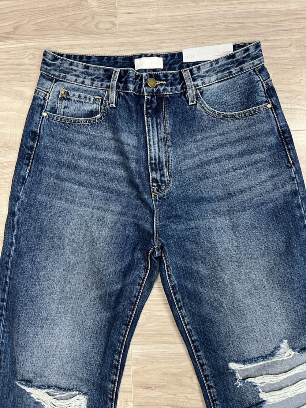 Petra 153 Straight Leg Boyfriend High Rise Distressed Jeans Blue Size 11/29 NWT - Picture 3 of 14